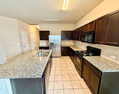 431 Northern Flicker St - Photo Thumbnail 1