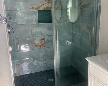 613b East 50th St - Photo Thumbnail 1