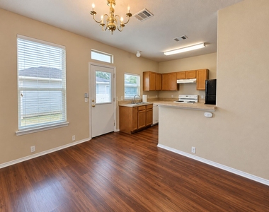 5679 Fergus Rd - Photo Thumbnail 10
