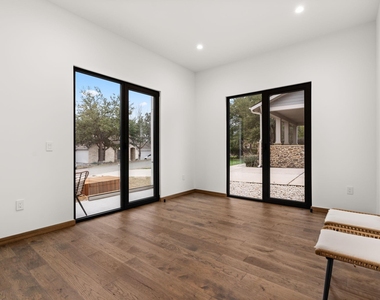 2915 Chisholm Trl - Photo Thumbnail 15