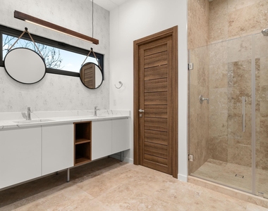2915 Chisholm Trl - Photo Thumbnail 13