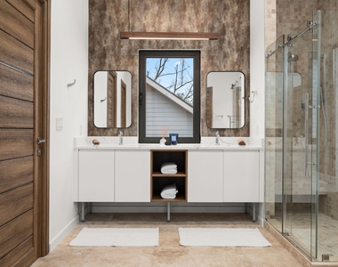 2915 Chisholm Trl - Photo Thumbnail 9