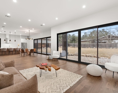 2915 Chisholm Trl - Photo Thumbnail 5