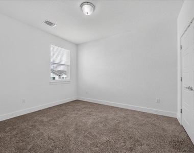 11308 Gadsen Ln - Photo Thumbnail 16