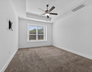 11308 Gadsen Ln - Photo Thumbnail 9