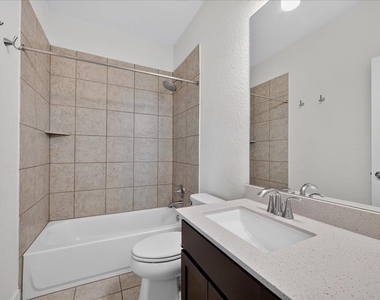 11308 Gadsen Ln - Photo Thumbnail 17