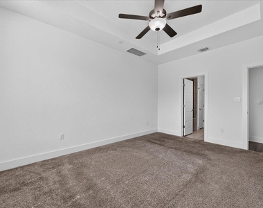 11308 Gadsen Ln - Photo Thumbnail 10