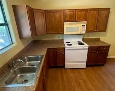 11912a W. Hwy 290 Apt A Highway - Photo Thumbnail 7