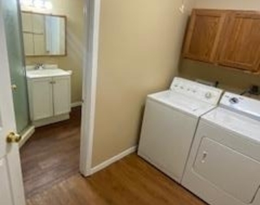 11912a W. Hwy 290 Apt A Highway - Photo Thumbnail 14