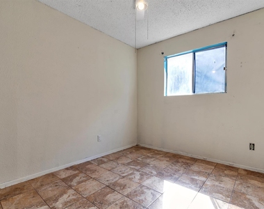 5000 Fontenay Dr - Photo Thumbnail 16