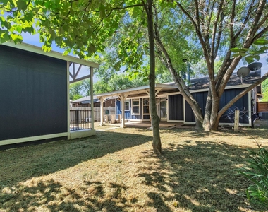 5000 Fontenay Dr - Photo Thumbnail 19
