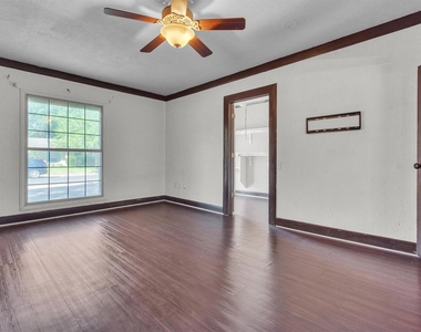 5000 Fontenay Dr - Photo Thumbnail 12