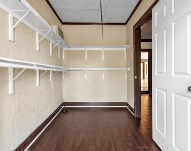 5000 Fontenay Dr - Photo Thumbnail 13