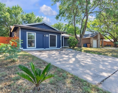 5000 Fontenay Dr - Photo Thumbnail 1