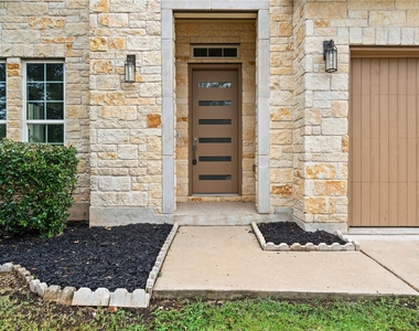 5009 Mandevilla Dr - Photo Thumbnail 2