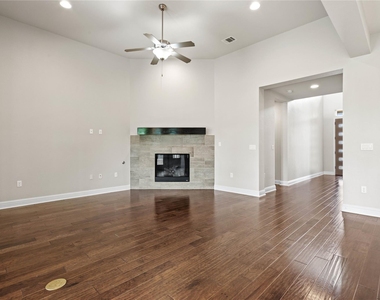 5009 Mandevilla Dr - Photo Thumbnail 16