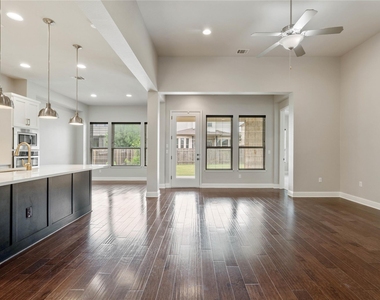 5009 Mandevilla Dr - Photo Thumbnail 8