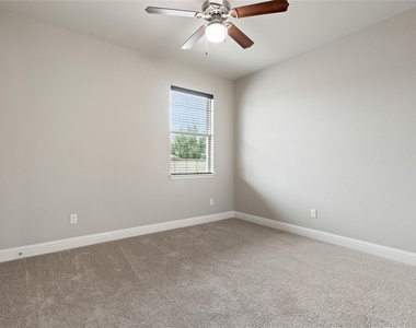 5009 Mandevilla Dr - Photo Thumbnail 31
