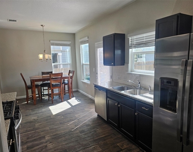 10504 Fulton Ave - Photo Thumbnail 5