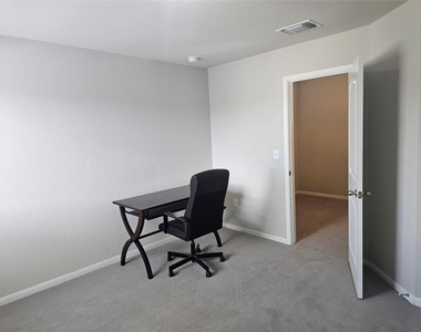 10504 Fulton Ave - Photo Thumbnail 23
