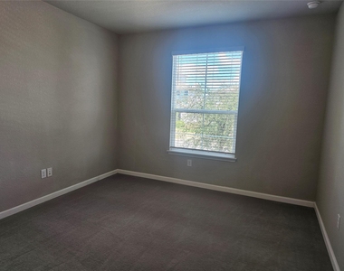 10504 Fulton Ave - Photo Thumbnail 12