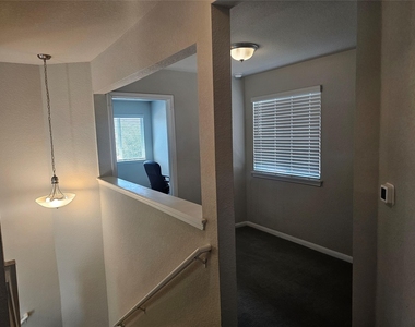 10504 Fulton Ave - Photo Thumbnail 22