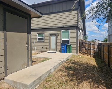 10504 Fulton Ave - Photo Thumbnail 25