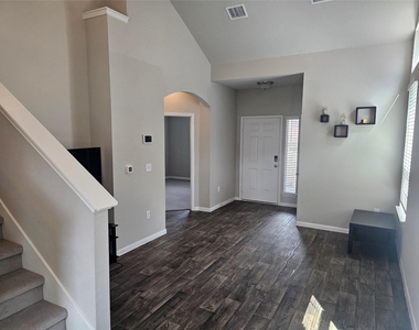10504 Fulton Ave - Photo Thumbnail 2
