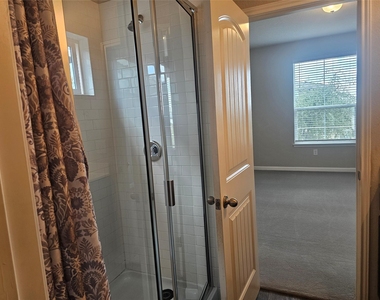 10504 Fulton Ave - Photo Thumbnail 18
