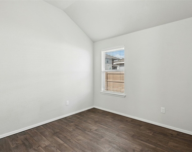 120 Lyndon Dr - Photo Thumbnail 21