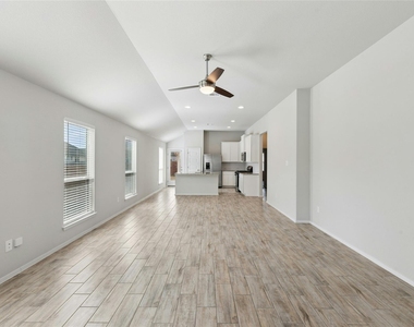 120 Lyndon Dr - Photo Thumbnail 6