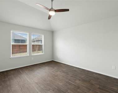 120 Lyndon Dr - Photo Thumbnail 12