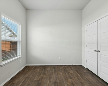 120 Lyndon Dr - Photo Thumbnail 17