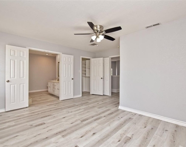 15708 Opal Fire Dr - Photo Thumbnail 5