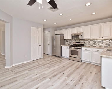 15708 Opal Fire Dr - Photo Thumbnail 1