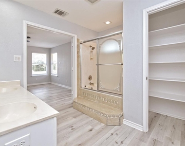 15708 Opal Fire Dr - Photo Thumbnail 32