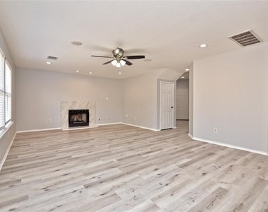 15708 Opal Fire Dr - Photo Thumbnail 15