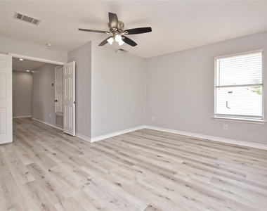 15708 Opal Fire Dr - Photo Thumbnail 6