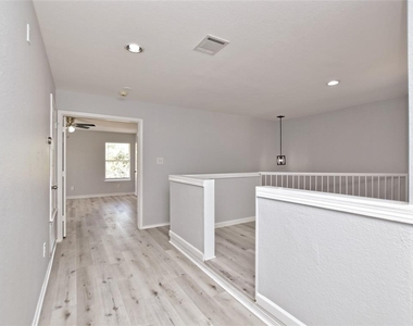 15708 Opal Fire Dr - Photo Thumbnail 3