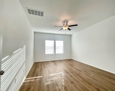 1220 Sweetspire Rd - Photo Thumbnail 17