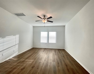 1220 Sweetspire Rd - Photo Thumbnail 16