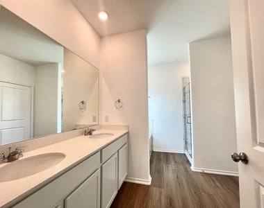 1220 Sweetspire Rd - Photo Thumbnail 18