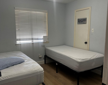 612 David Curry Dr - Photo Thumbnail 29