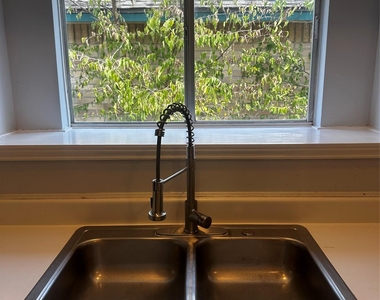 612 David Curry Dr - Photo Thumbnail 42