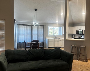 612 David Curry Dr - Photo Thumbnail 27