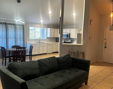 612 David Curry Dr - Photo Thumbnail 40