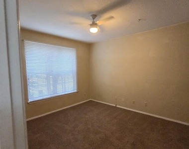 13810 Sutton Park Drive - Photo Thumbnail 6