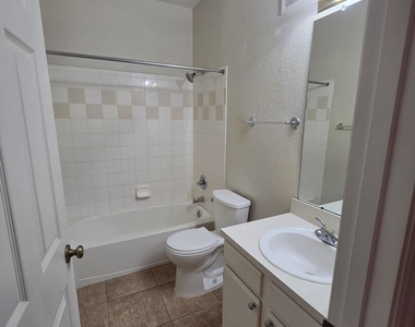 13810 Sutton Park Drive - Photo Thumbnail 7