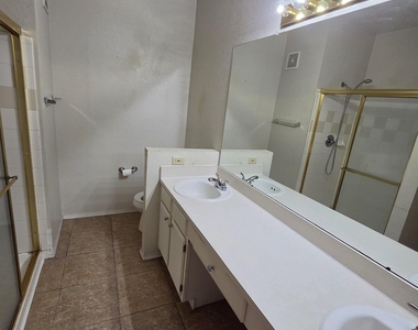 13810 Sutton Park Drive - Photo Thumbnail 11