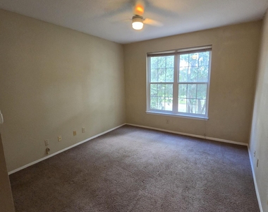 13810 Sutton Park Drive - Photo Thumbnail 12